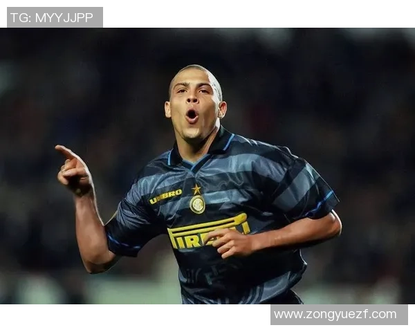 把足球当篮球踢的球星：盘点那些独特球技的传奇人物